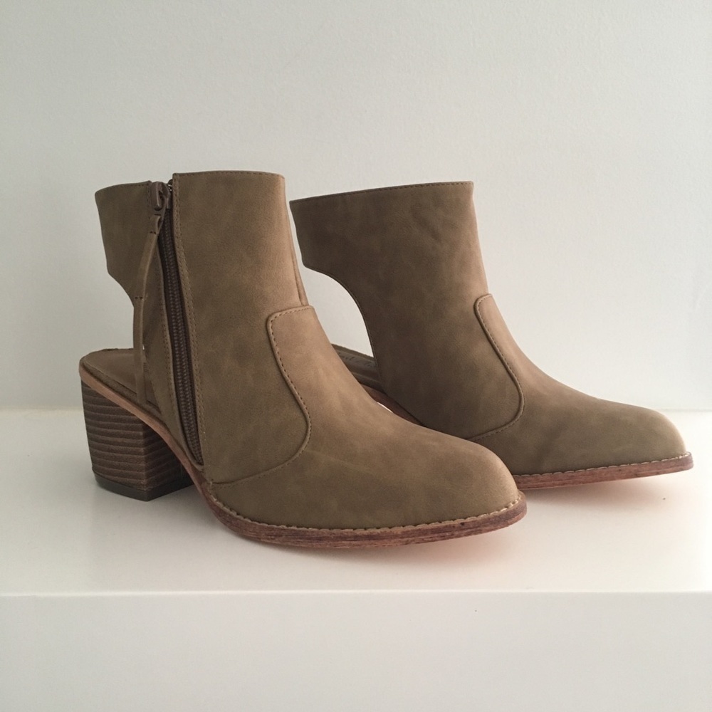 Comfortable Open Back Western Moto Boho Bootie - Picture 2 of 4
